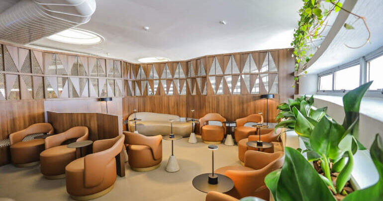 W Premium Lounge